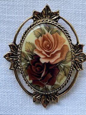 Vintage 1977 Sarah Coventry "Rose Marie" Brooch & Pendant Combo